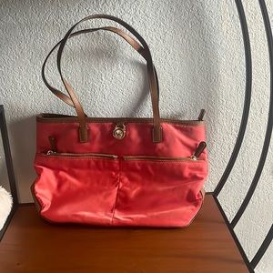 Michael kors pink shoulder bag